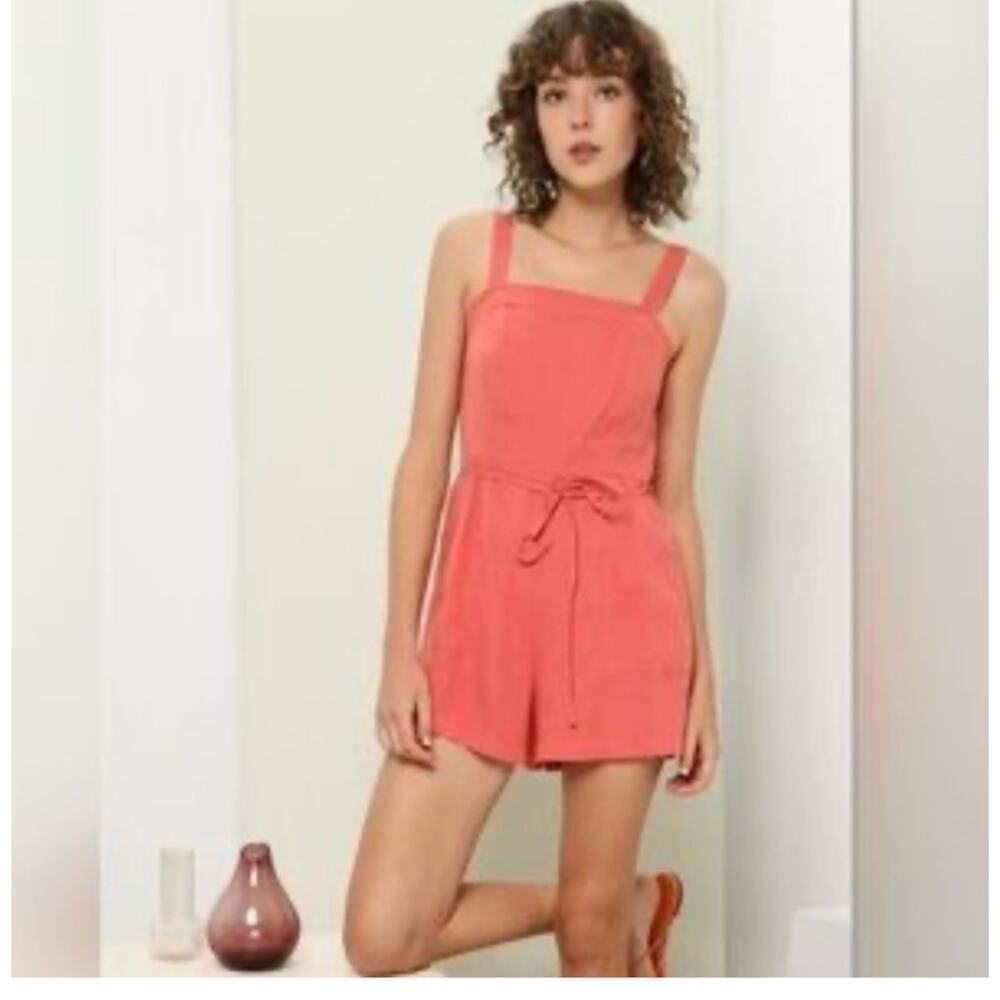 Old Navy Linen Blend Tie Waist Romper Pink Size Medium